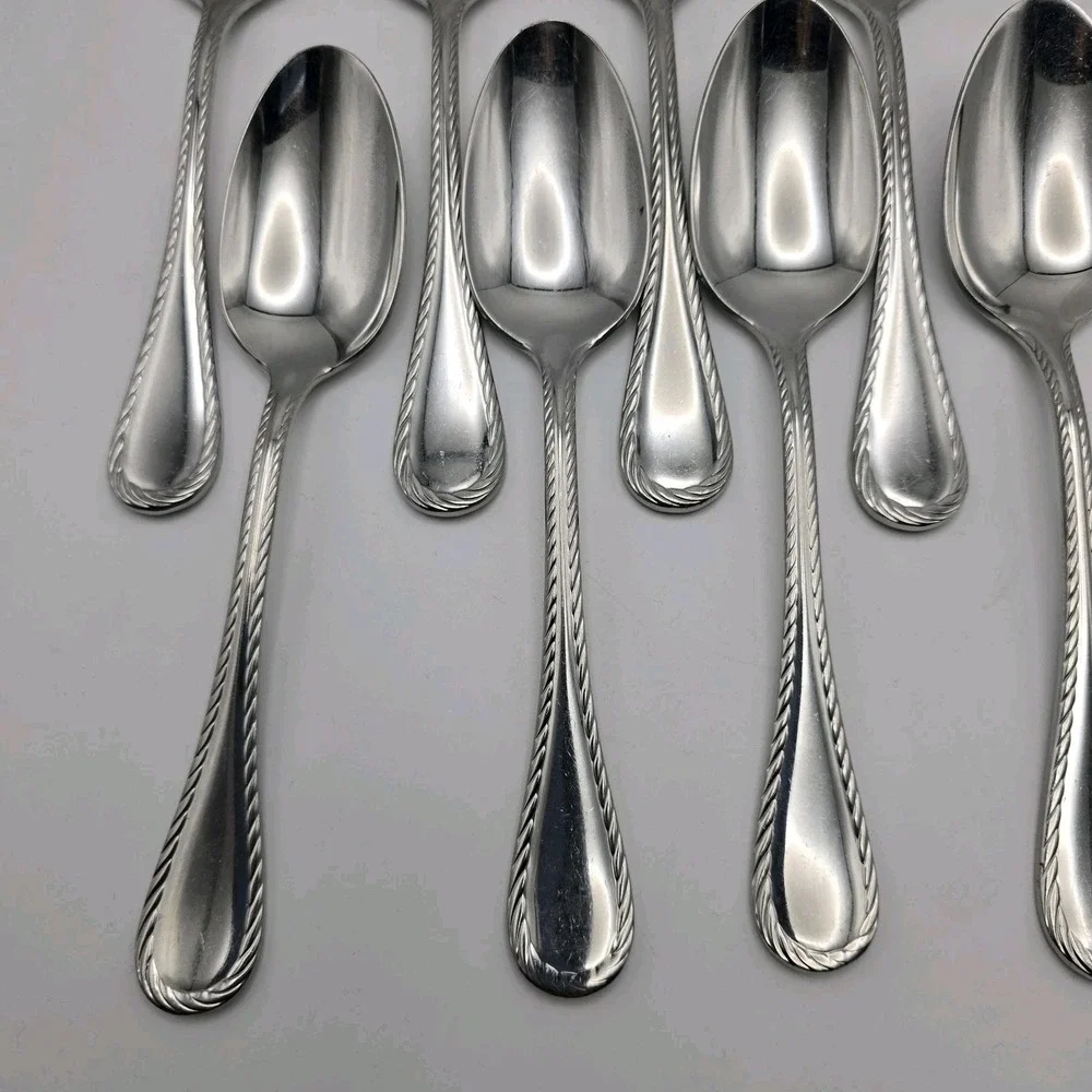Oneida Belmont Lyons Stainless Oval Soup Spoons Set of 8‎ Glossy 7 1/8